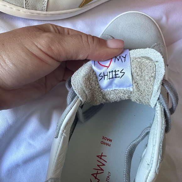 Ishikawa Women’s Sneakers - Size 7 (Fits More Like 6) - Picture 7 of 9